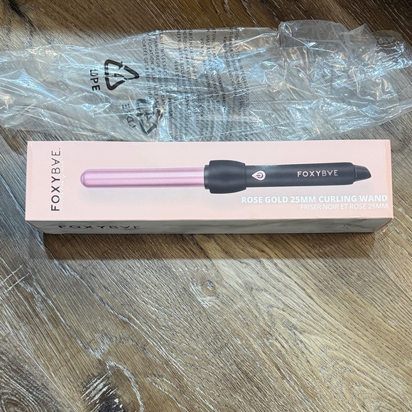 Foxy Bae Other - FoxyBae Rose Gold Curling Wand, Brand New!!